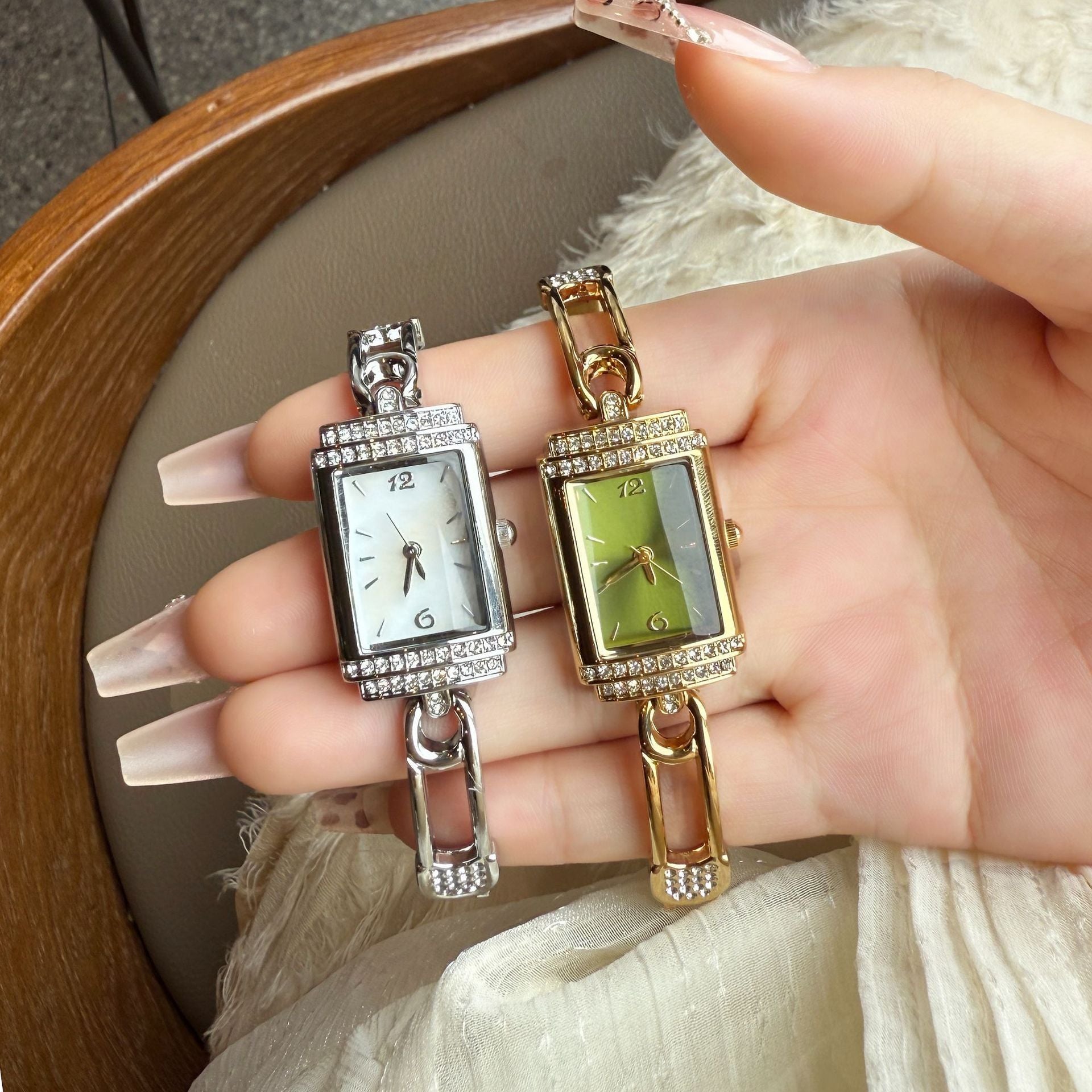 Hanetes Select Retro Elegance – Damen-Armbanduhr im Vintage-Stil mit edlem Metallband
